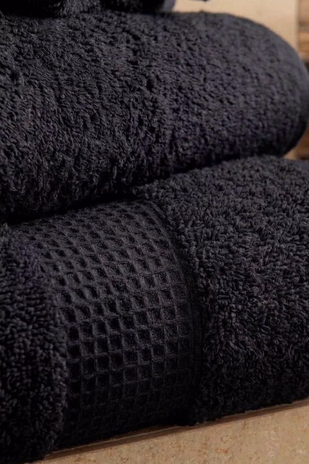 Dyzi Supersoft Absorbent Egyptian Cotton Bathroom Towels, 550GSM, Black – 4