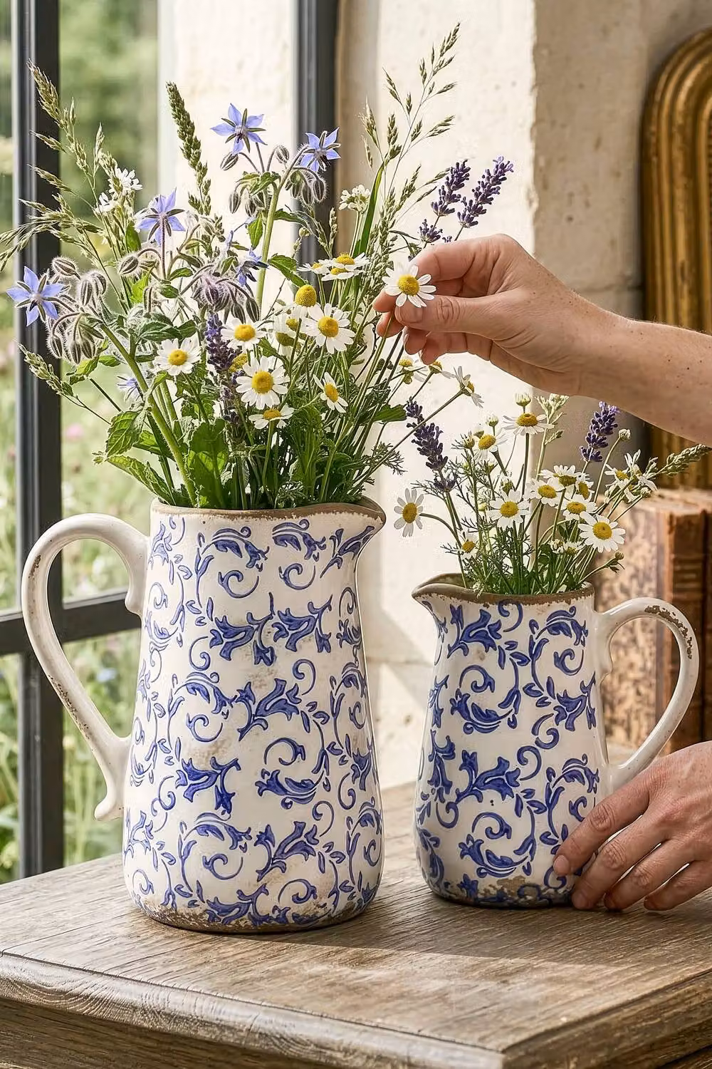 Dibor Solene Vintage Ceramic Botanical Pitcher Jug in Blue and Cream, H: 23 cm, W: 20.5 cm – 4