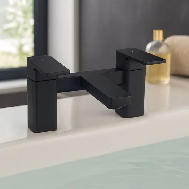 Bathroom Kingdom Quadrado Matt Black Square Bath Filler Tap