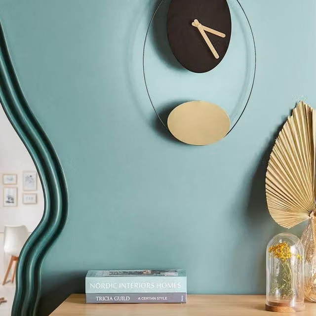 Wyld and Coco Black and Gold Minimalist Oval Metal Wall Clock W: 31 cm, H: 45 cm – 1