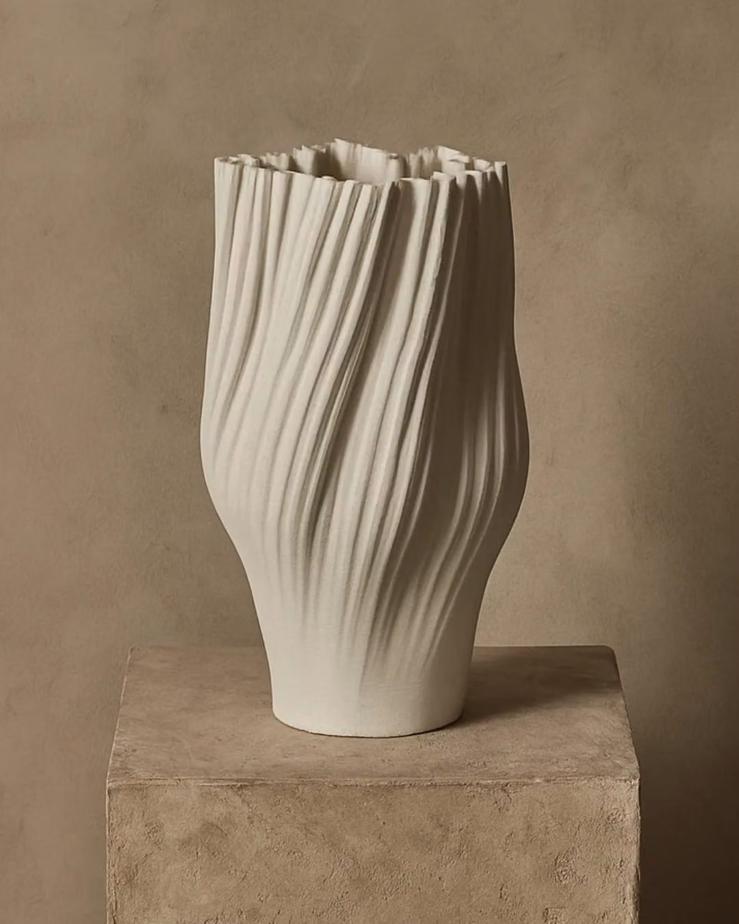 Tommy Franks Bohemia White Ceramic Tabletop Pot