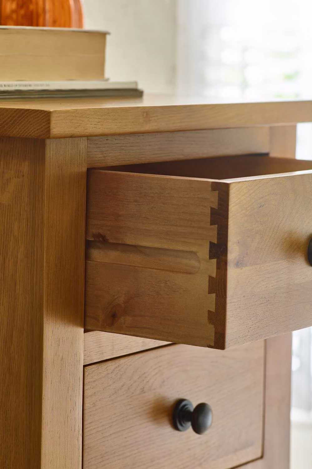 Julian Bowen Marlborough 7 Drawer Tall Narrow Oak Chest of Drawers, Brown – 4