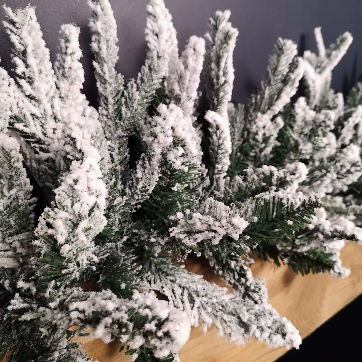 Samuel Alexander 1.8m Snow Flocked Lapland Christmas Garland in Green – 5