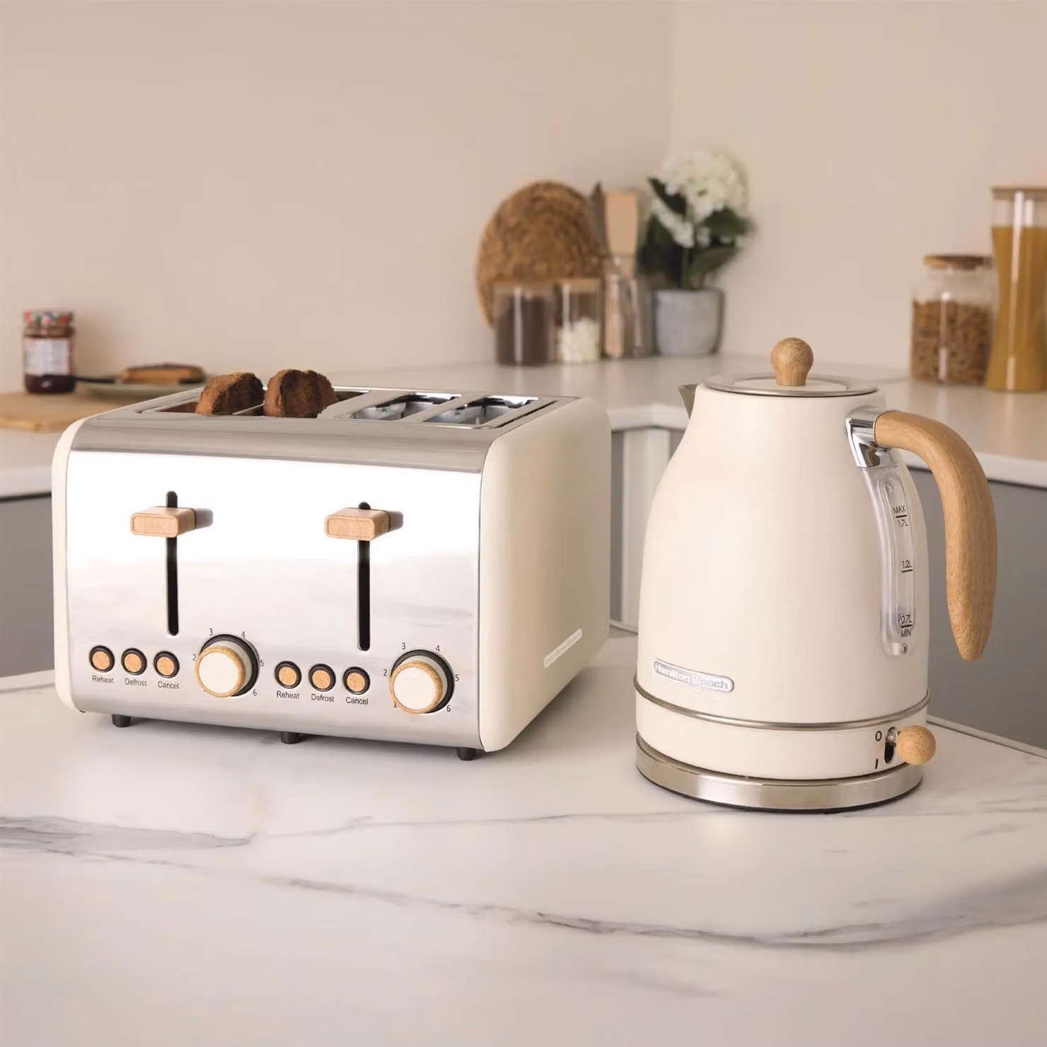 Hamilton Beach Scandi Jug Kettle and Toaster Set in Beige and White HB1702MCST – 2
