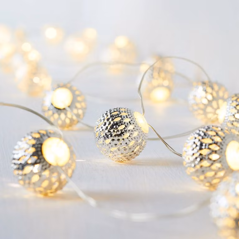 Lights4fun 20 Moroccan Ball Micro LED Fairy Lights in Warm White and Silver