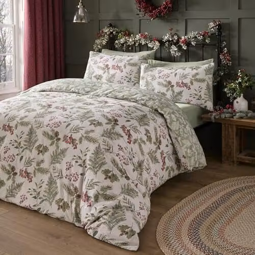 Dreams & Drapes Christmas Reversible Cotton Flannelette Duvet Cover and Pillowcase Set in Red, Green and White, W/D/H: 200 x 200 cm – 1
