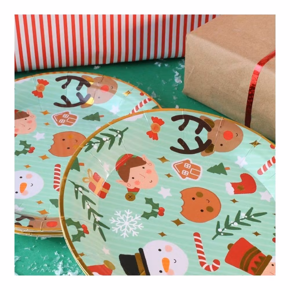 ILFD Group Ltd Pack of 10 Multicolour Christmas Design Paper Plates – 2