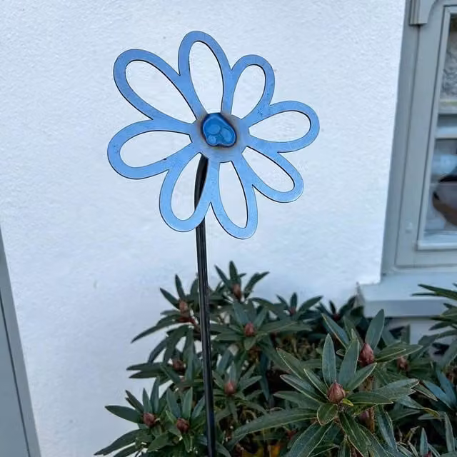 Poppyforge Pack of 3 Light Blue Flowering Daisy Plant Pins, 30 cm Metal Garden Stakes