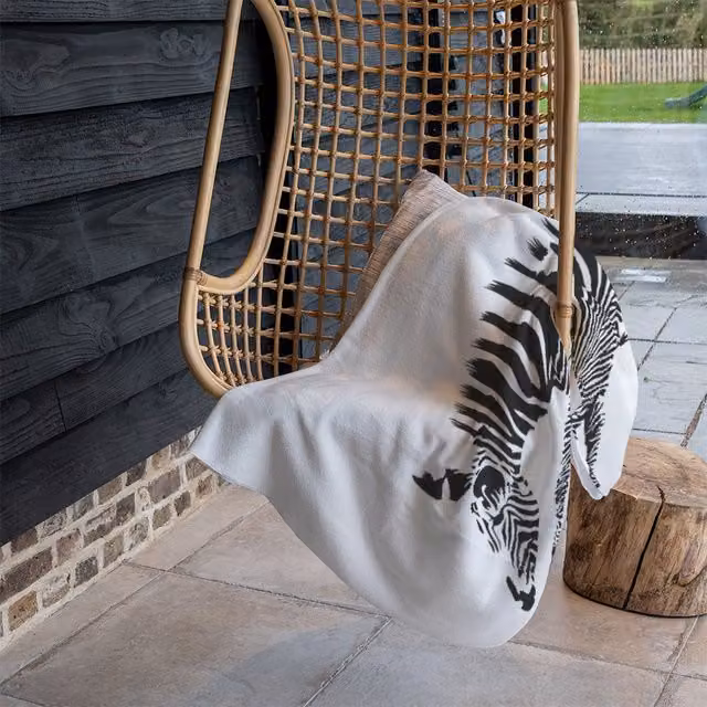 Benjamin Tate Design Zebra Fleece Blanket in Black, Beige and White, W/D/H: 120 x 150 cm