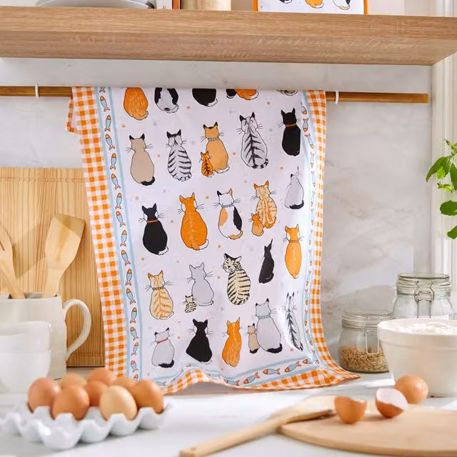 Ulster Weavers Cats In Waiting Cotton Tea Towel in Orange, W/D/H: 48 x 74 x 0.1 cm – 1