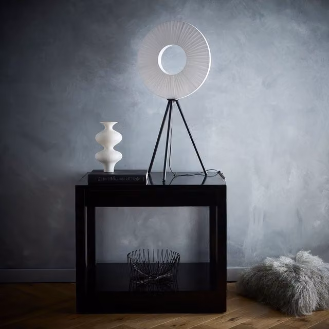 K LIVING Riley LED Tripod Table or Floor Lamp with Black Metal Legs and White Fabric Ring Shade – 2