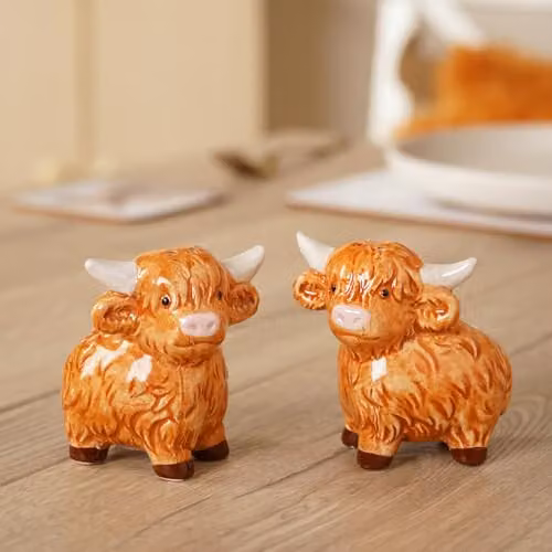 Widdop and Co Brown Ceramic Highland Cow Salt and Pepper Shakers – 2