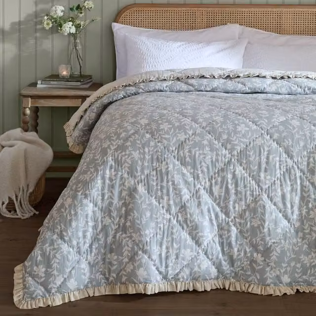 Wylder Amelia Floral Quilted Cotton Bedspread with Ruffle Valance in Blue – 1