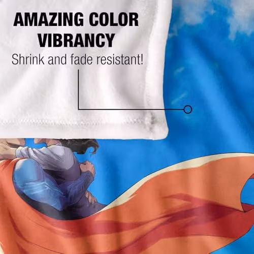 Warner Bros. Superman (2025) Lois Embrace Clouds Super Soft Silky Touch Fleece Throw Blanket, Blue/Multicolour, W: 91 cm, D: 147 cm – 4