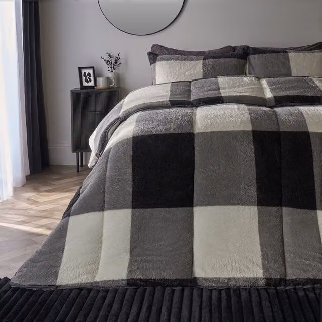 OHS King Size Teddy Fleece Gingham Bedding Set in Light Grey, 10.5 TOG Duvet and Pillowcase Set