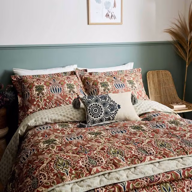 Morris & Co. Granada Floral Cotton Percale Super Kingsize Duvet Cover Set in Blue and Red, 180 x 200 cm