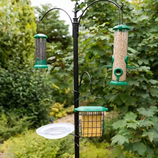 Gardman Metal Feeding Station in Brown