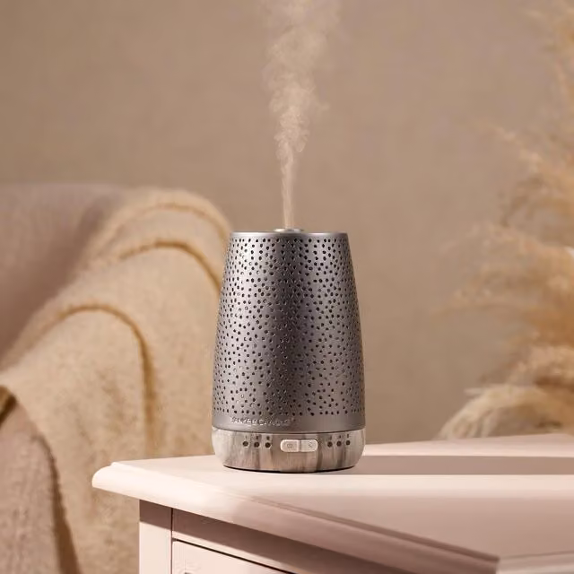 Yankee Candle Diffuser Starter Kit in Silver with Peaceful Dreams Scent