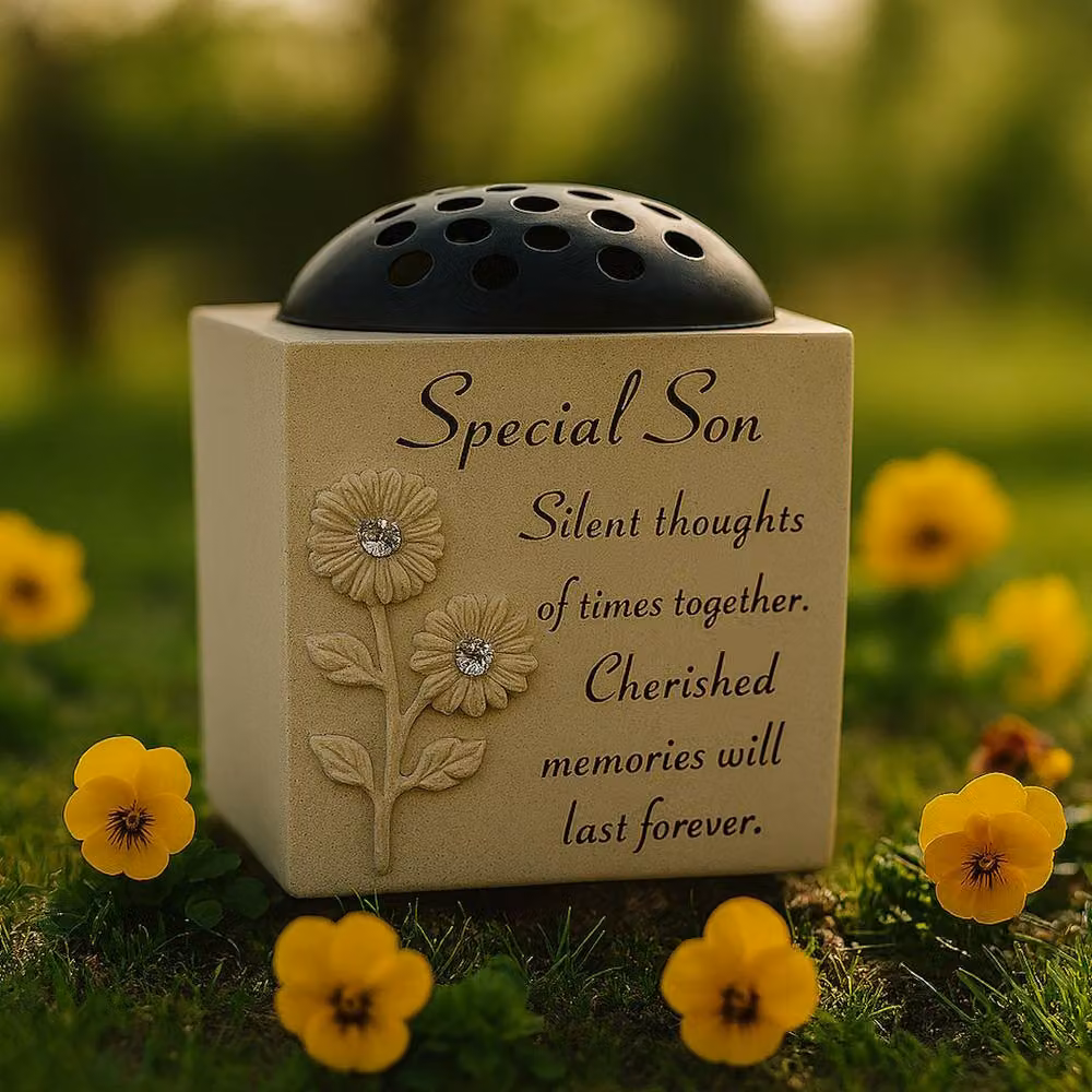 David Fischhoff Memorial Grave Sunflower Rose Bowl in Cream/Beige/White, W/D/H: 14.0 x 13.5 x 13.5 cm – 2