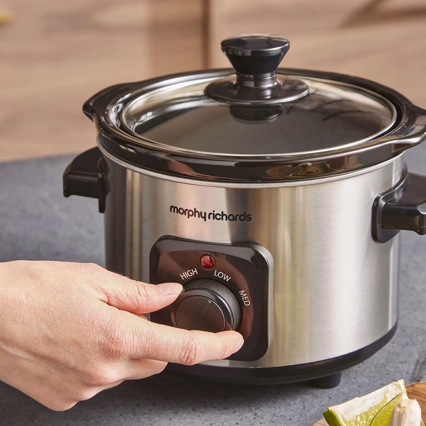 Morphy Richards 1.5L Compact Slow Cooker in Silver with Ceramic Pot and Stainless Steel Finish – 8