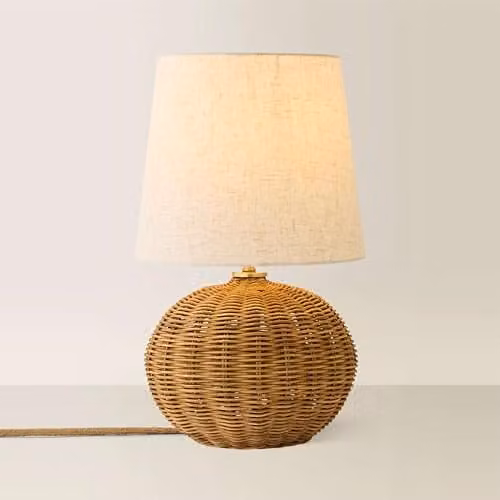 ValueLights Henrietta Table Lamp with Natural Wicker Base and Beige Linen Shade