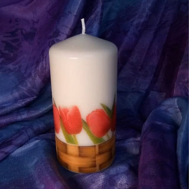 Viki Spring Pillar Candle in White Tulip 1
