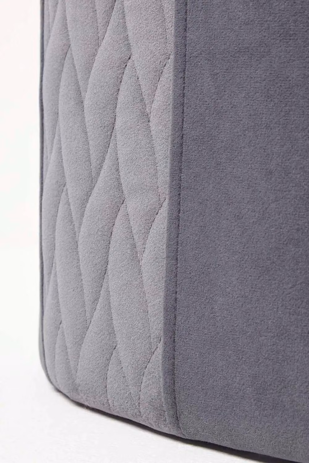 Homescapes Arundel Heart-Shaped Velvet Footstool with Storage in Grey – 3