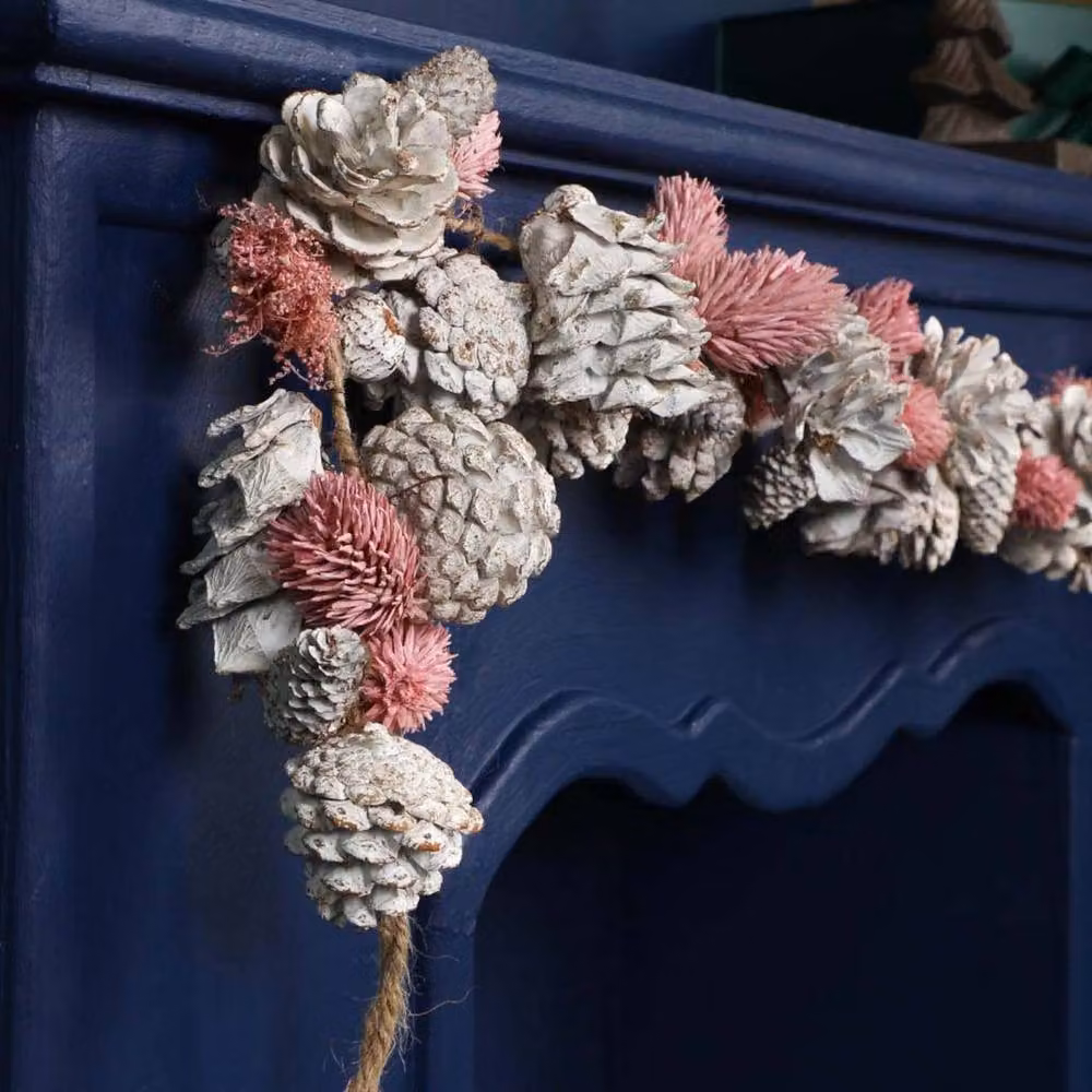 Dibor Christmas Table Decor Garland with Pink and Silver Baubles and Pine Cones in Multicolour – 3