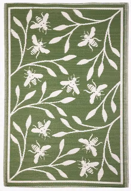Primrose Reversible Bee Print Hard-Wearing Outdoor Garden Rug in Green