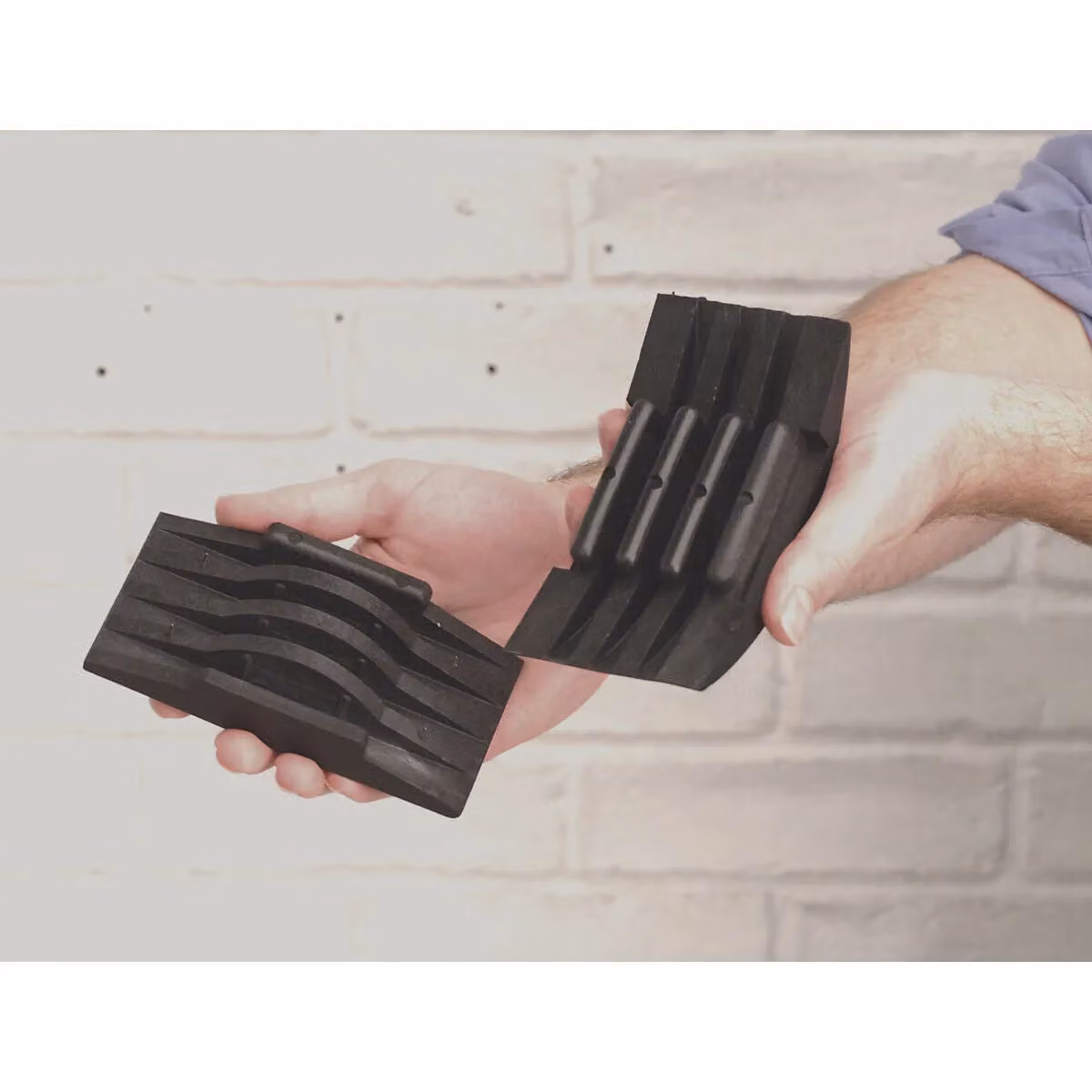 Loops Contoured Sanding Block in Black and Multicolour, W/D/H: 130 x 70 x 7 mm, Accepts 100mm Wide Abrasive Strips – 3