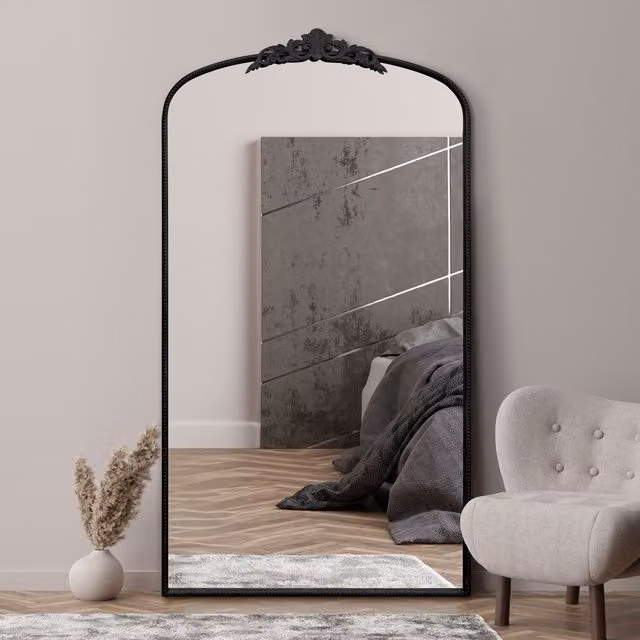 MirrorOutlet The Crown Black Metal Arched Framed Leaner Wall Mirror