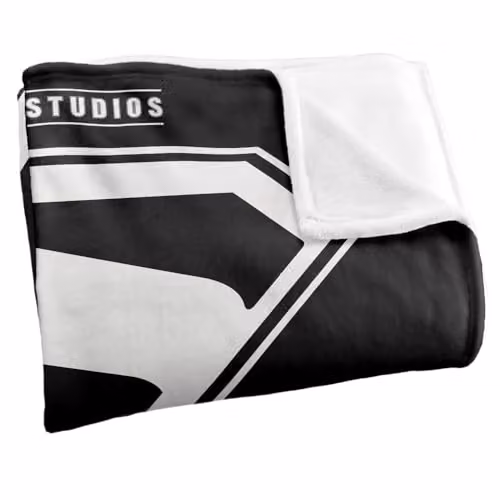 Warner Bros. Supergirl 2026 White Shield Super Soft Fleece Throw Blanket, Multicolour, W: 152 cm, D: 127 cm – 2