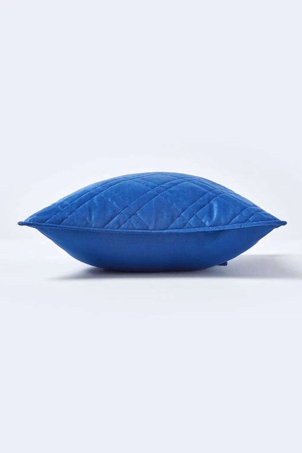 Homescapes Luxury Navy Blue Velvet Cushion Cover with Geometric Paragon Diamond Design, W/D/H: 45 x 45 x 45 cm – 2