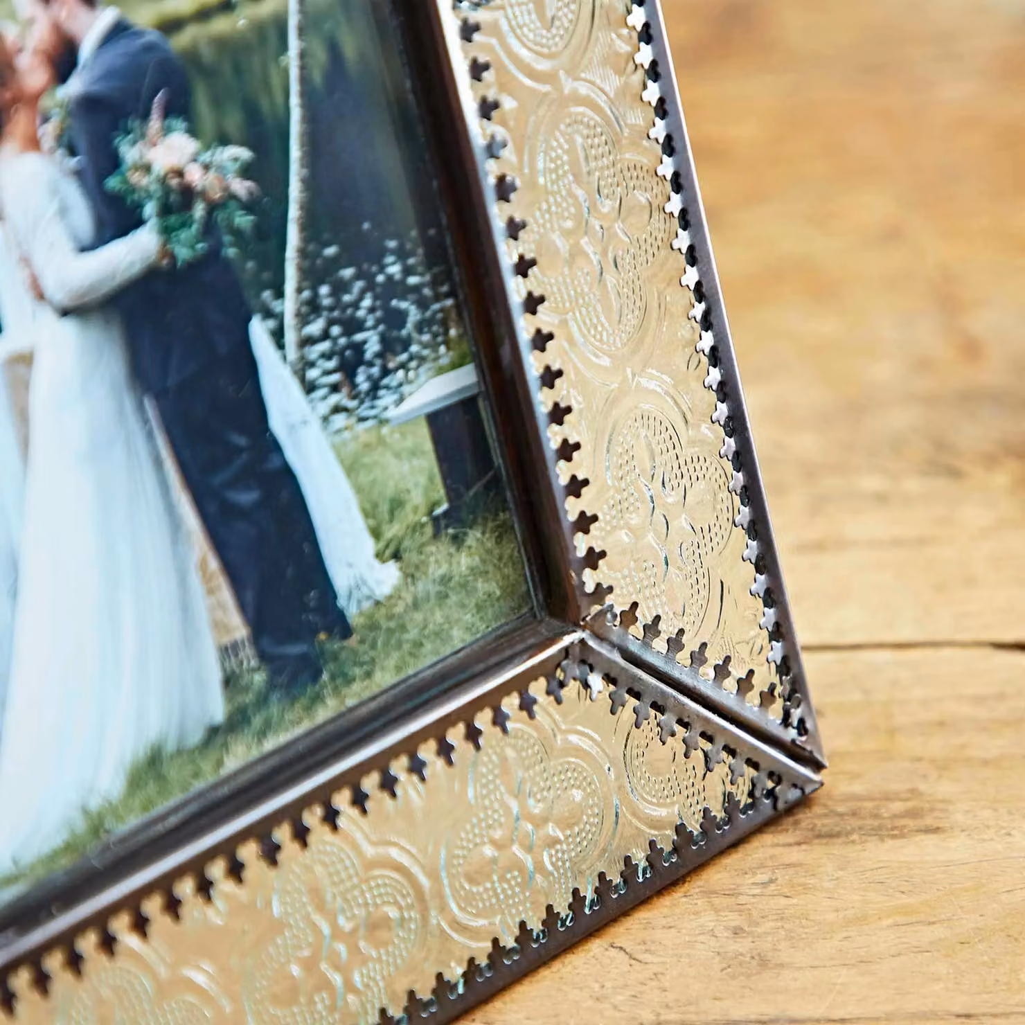 Paper High Luna Rectangular Single Photo Frame in Copper with Reclaimed Glass and Antique Brass Metal, W/D/H: 15.24 x 10.16 x 10.16 cm – 2
