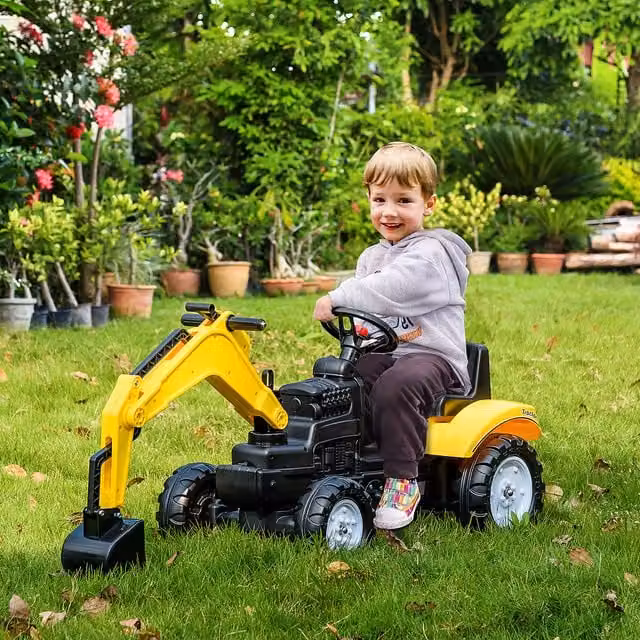 HOMCOM Yellow Ride-on Pedal Digger Construction Sand Vehicle
