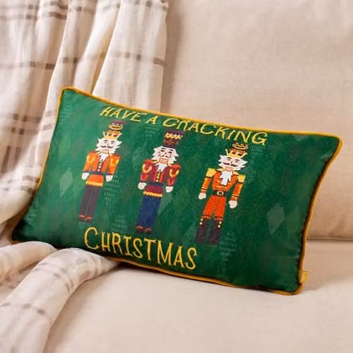 Riva Home Christmas Graphic Velvet Cushion in Green, W: 50 cm, H: 30 cm – 6
