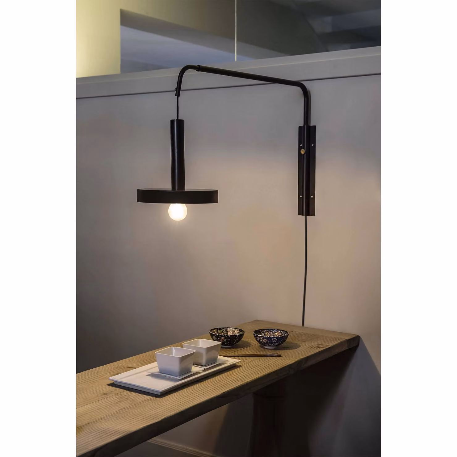 Netlighting Whizz Extendable Wall Light in Black and Gold/Brass with E27 Bulb Holder – 5