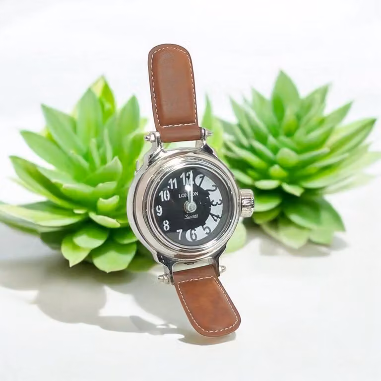 Minster Analog Round Tabletop Clock in Brown, W: 22 cm, D: 22 cm, H: 14 cm