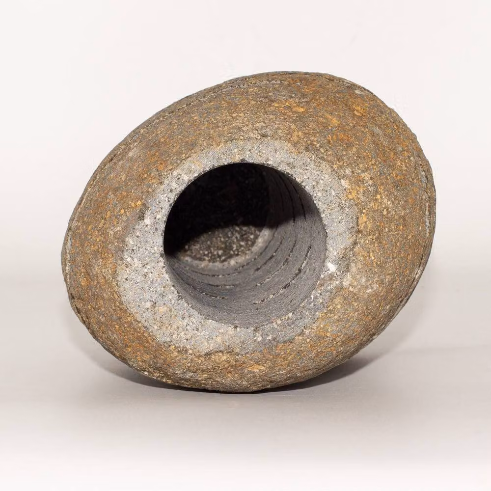 Serenityy Natural Riverstone Candle Holder in Beige, Standing Stone Cut, W/D/H: 10 x 13 x 22 cm – 2