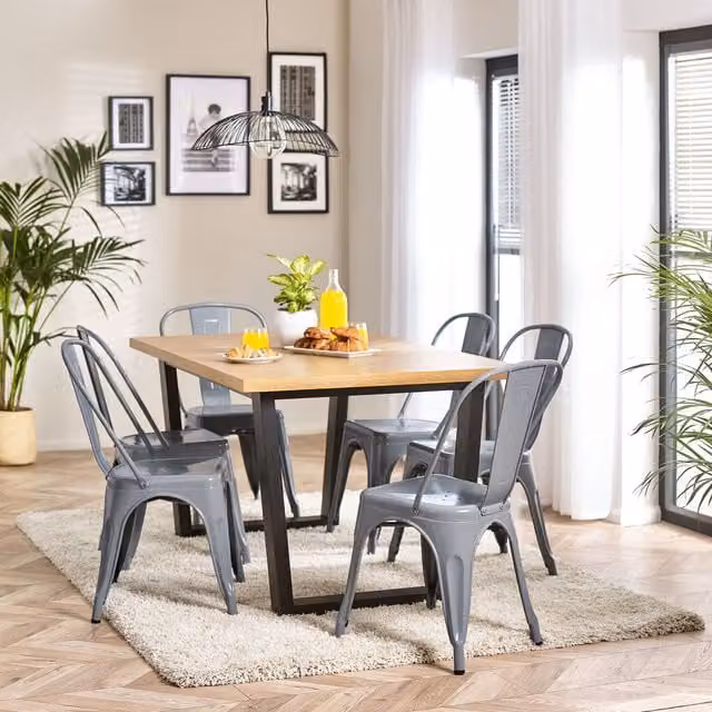 FurnitureboxUK Cotswold Oak Rectangular Dining Table with 4 Colton Metal Dining Chairs in Black and Grey