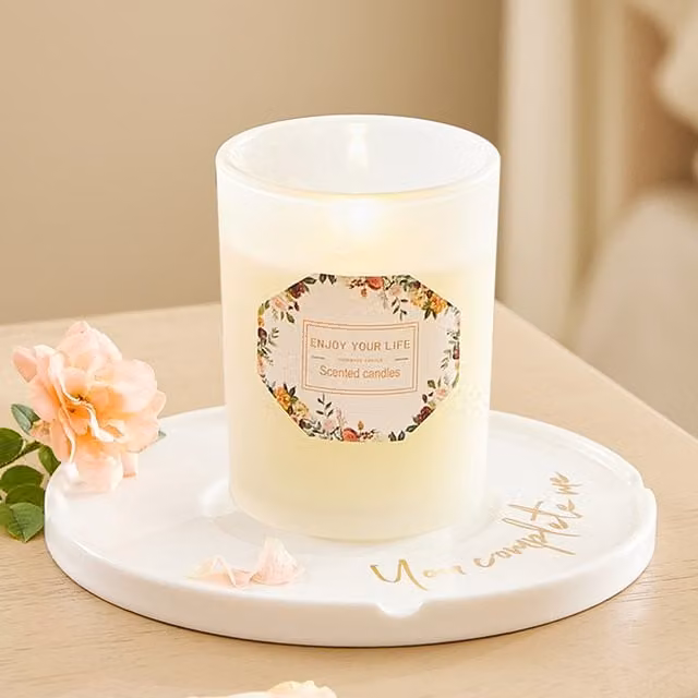 Livingandhome English Pear & Freesia Scented Soy Wax Candle in a Transparent Glass Jar