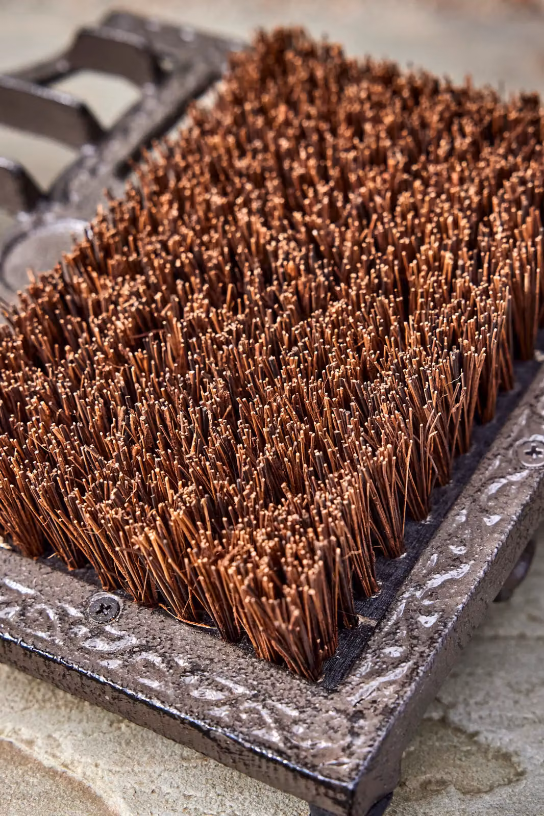 Dibor Cast Iron Free Standing Outdoor Garden Boot Brush and Scraper in Brown – 4