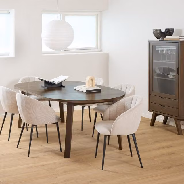 Furniture To Go Scandinavian Round Extendable Oak Dining Table in Brown