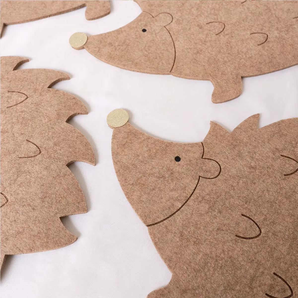 Melody Maison Set of 4 Brown Hedgehog Shaped Felt Christmas Placemats – 3