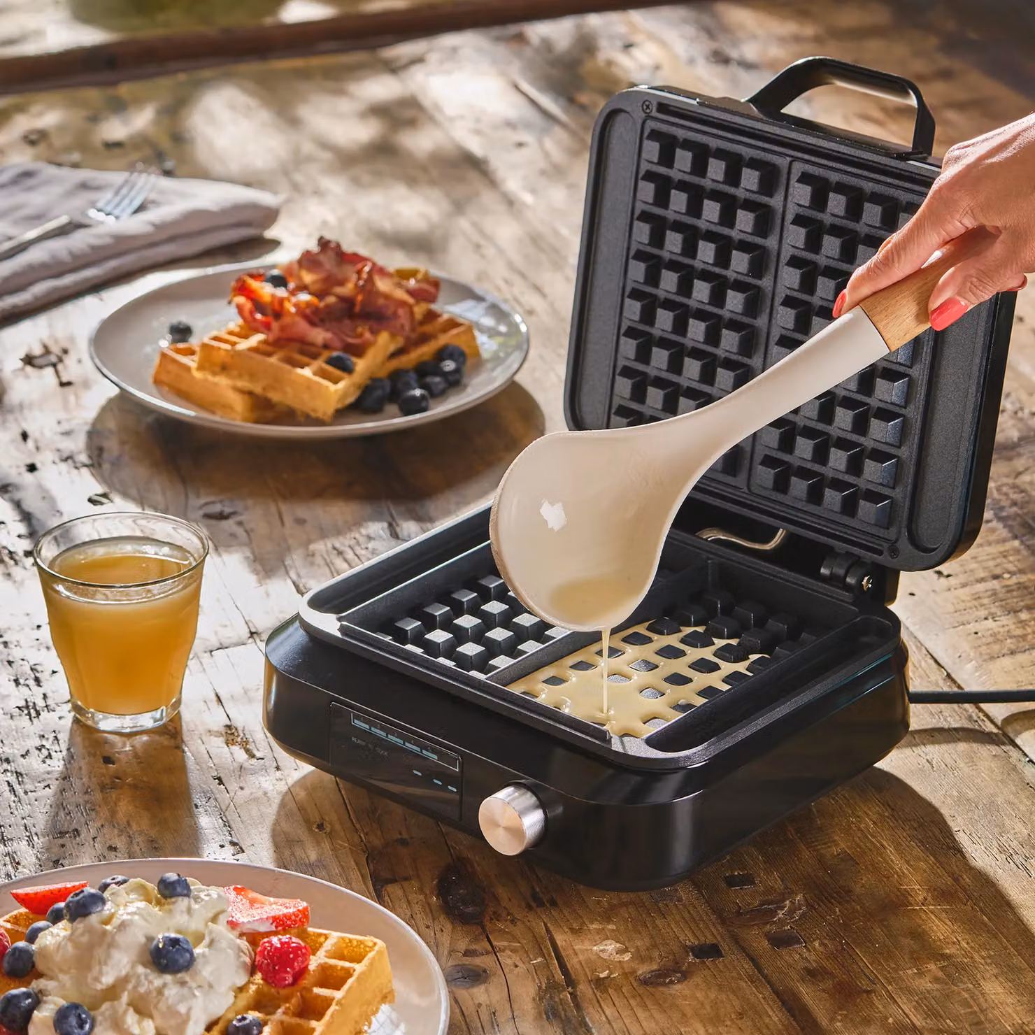 Cooks Professional Digital Double Belgian Waffle Maker with Non-Stick Plates and Silicone Spatula, 1500W, Black and Silver – 3