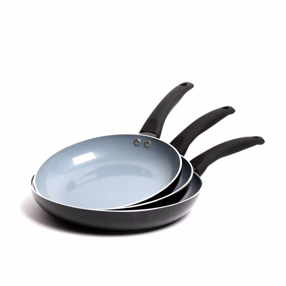 MasterClass Set of 3 Non-Stick Black Aluminium and Ceramic Frying Pans – 2