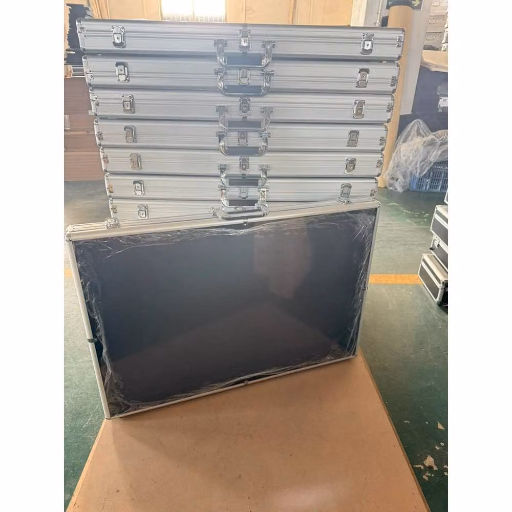 NESTLUNE Silver Aluminum Locking Trade Show Display Case W: 86.36 cm, D: 55.88 cm – 4