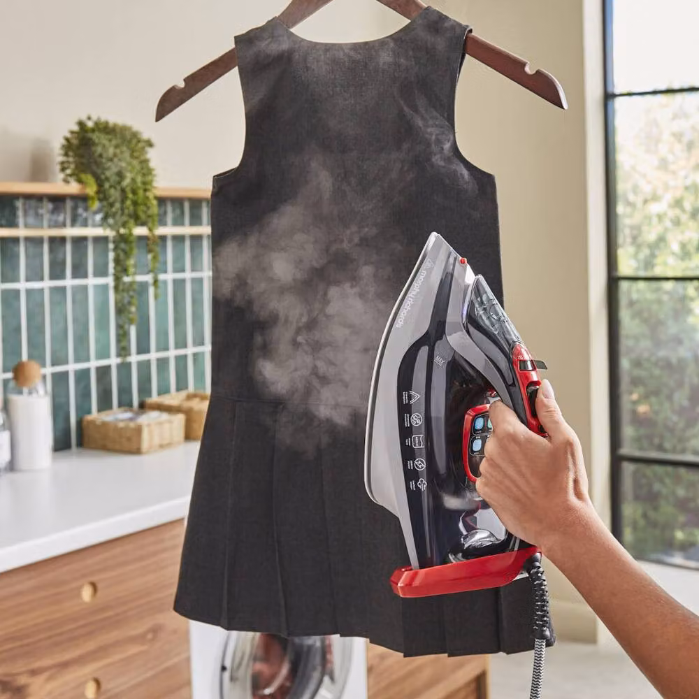 Morphy Richards Power Steam Elite 3000W LED Steam Iron with Ceramic Soleplate and Anti-Calc Function in Black – 6