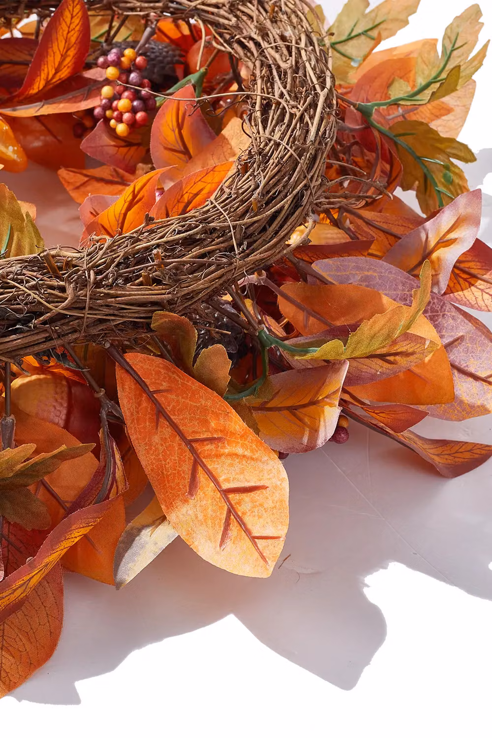 Living and Home Orange Artificial Autumn Wreath with Magnolia Leaves, Pumpkin, Pine Cones, Acorns and Berries, Diameter: 50 cm – 3