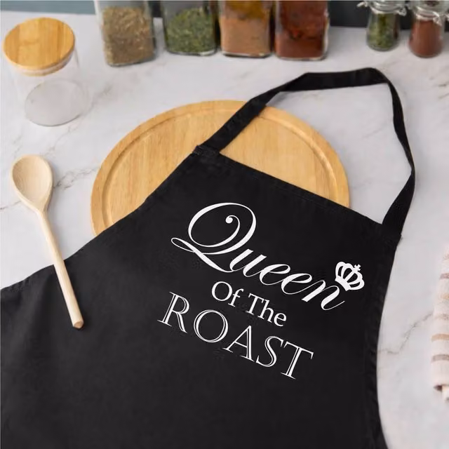 60 Second Makeover Queen Of The Roast Black Apron for Women – 1